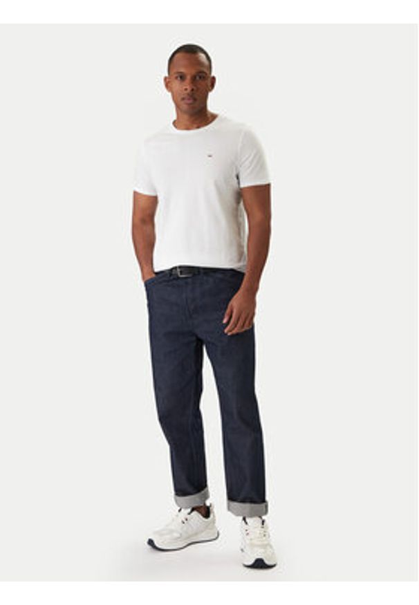 Tommy Jeans T-Shirt DM0DM04411 Biały Slim Fit. Kolor: biały. Materiał: bawełna