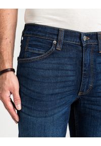 Mustang - MUSTANG TRAMPER TAPERED MĘSKIE SPODNIE JEANSOWE JEANSY DŻINSY DENIM BLUE 1015352 5000 982. Okazja: na co dzień. Wzór: kolorowy. Sezon: zima. Styl: klasyczny, casual, elegancki #4