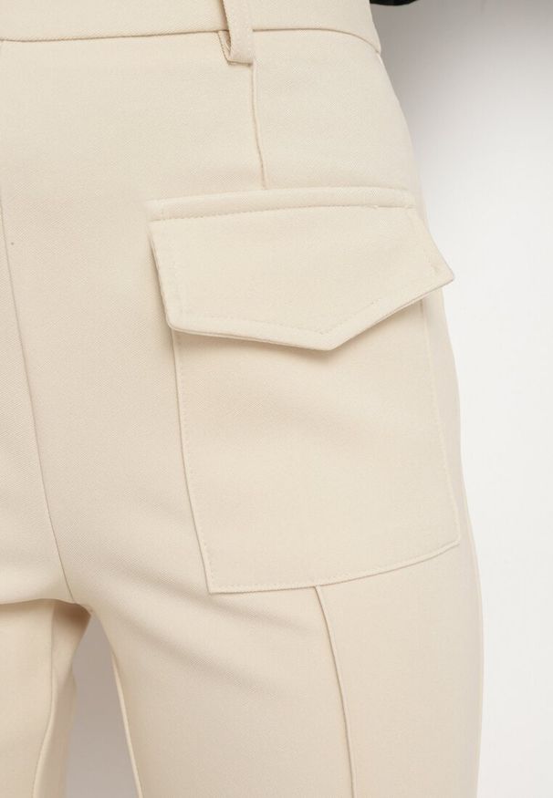 Born2be - Beżowe Spodnie Dzwony High Waist Yave. Okazja: na co dzień. Stan: podwyższony. Kolor: beżowy. Wzór: aplikacja. Styl: elegancki, casual