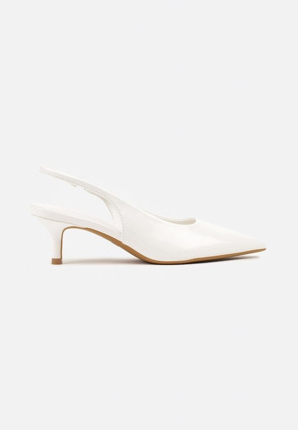 Born2be - Białe Lakierowane Czółenka Slingback Vices na Obcasie Typu Kaczuszka Sonilitia. Okazja: na co dzień. Zapięcie: pasek. Kolor: biały. Materiał: lakier. Obcas: na obcasie. Styl: klasyczny, elegancki, casual. Wysokość obcasa: niski