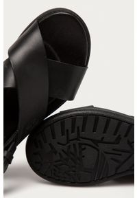 Timberland Sandały skórzane damskie kolor czarny na platformie. Zapięcie: klamry. Kolor: czarny. Materiał: skóra. Wzór: gładki. Obcas: na platformie #3