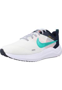 Buty do chodzenia damskie Nike Downshifter 12. Zapięcie: sznurówki. Kolor: fioletowy, wielokolorowy. Materiał: materiał, tkanina, syntetyk. Szerokość cholewki: normalna. Model: Nike Downshifter. Sport: turystyka piesza