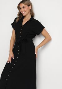 Born2be - Czarna Sukienka z Bawełny o Koszulowym Kroju z Wiązanym Paskiem Elanitiela. Okazja: na co dzień. Kolor: czarny. Materiał: bawełna. Długość rękawa: krótki rękaw. Typ sukienki: koszulowe. Styl: casual, elegancki #7