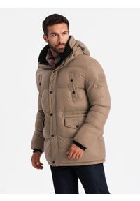 Ombre Clothing - Długa męska kurtka puffer z zapinanymi kieszeniami – brązowa V2 - Rozmiar: XXL. Kolor: brązowy. Materiał: poliester, materiał, polar, syntetyk, nylon. Długość: długie. Wzór: aplikacja