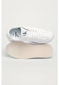 Calvin Klein Jeans - Buty skórzane. Zapięcie: sznurówki. Kolor: biały. Materiał: skóra. Szerokość cholewki: normalna. Obcas: na obcasie. Wysokość obcasa: niski #2