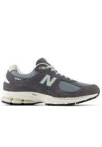 Buty New Balance M2002RFB - szare. Okazja: na co dzień. Kolor: szary. Materiał: guma, zamsz, skóra. Szerokość cholewki: normalna. Sport: bieganie