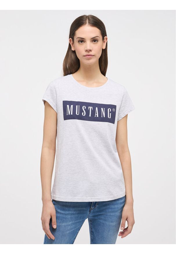 Mustang T-Shirt Alina 1013220 Szary Regular Fit. Kolor: szary. Materiał: bawełna