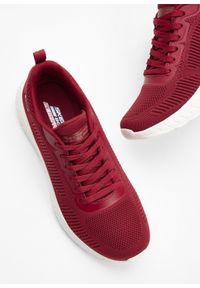 bonprix - Sneakersy Skechers z pianką memory. Kolor: czerwony