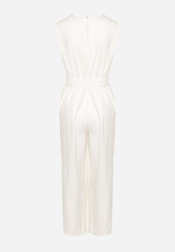 Born2be - Biały Kopertowy Kombinezon z Bawełny z Gumką w Talii Szerokimi Nogawkami i Paskiem Hralfrea. Okazja: na co dzień. Kolor: biały. Materiał: bawełna. Styl: elegancki, casual