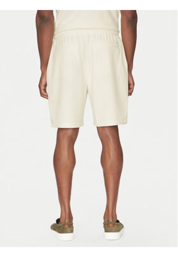 Guess Szorty sportowe M5GD41 KCRY0 Écru Regular Fit. Materiał: syntetyk. Styl: sportowy