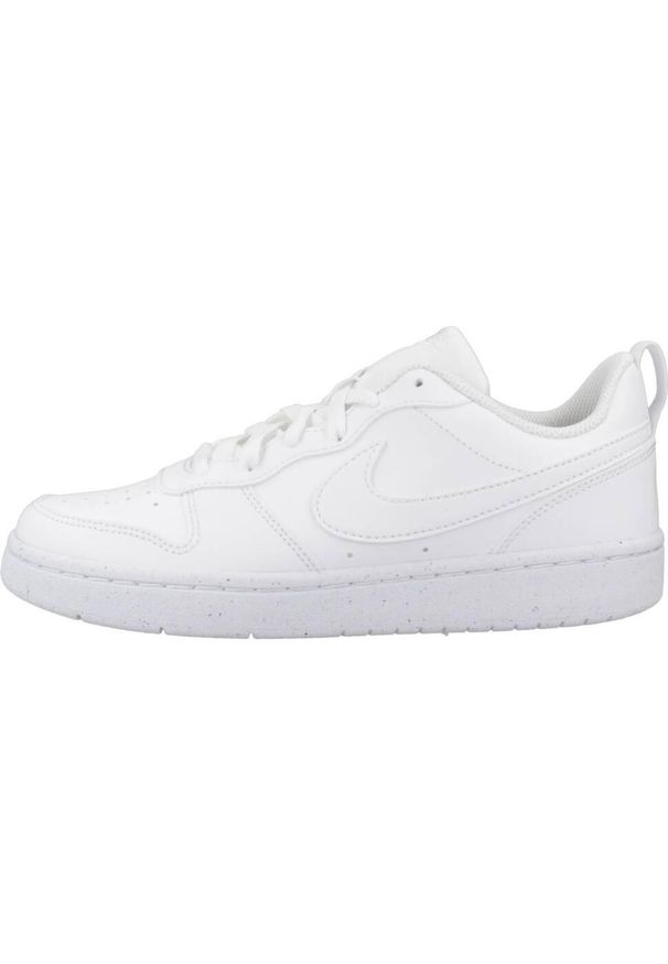 Buty do chodzenia damskie Nike Court Borough Low Recraft Bg. Okazja: na co dzień. Kolor: biały. Materiał: materiał, syntetyk. Szerokość cholewki: normalna. Model: Nike Court. Sport: turystyka piesza