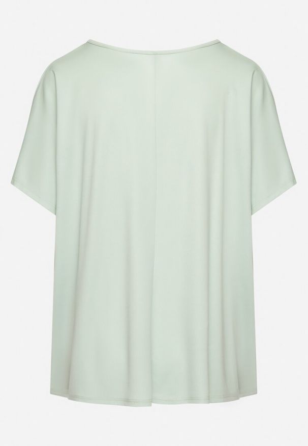 Born2be - Jasnozielony T-shirt z Wiskozą o Kroju Nietoperza Liosma. Okazja: na co dzień. Typ kołnierza: dekolt w serek. Kolor: zielony. Materiał: wiskoza. Styl: casual, klasyczny