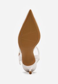 Born2be - Białe Koronkowe Szpilki VICES z Odkrytą Piętą w Eleganckim Stylu Vitavia. Okazja: na wesele, na co dzień, na spotkanie biznesowe, na ślub cywilny. Zapięcie: pasek. Kolor: biały. Materiał: koronka. Wzór: koronka. Obcas: na szpilce. Styl: elegancki #4