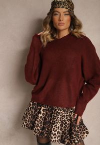 Renee - Bordowy Casualowy Sweter z Wełną Sassilae. Okazja: na co dzień. Kolor: czerwony. Materiał: wełna. Styl: casual