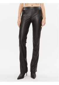 Marciano Guess Spodnie z imitacji skóry 3BGB18 9645Z Czarny Regular Fit. Kolor: czarny. Materiał: syntetyk