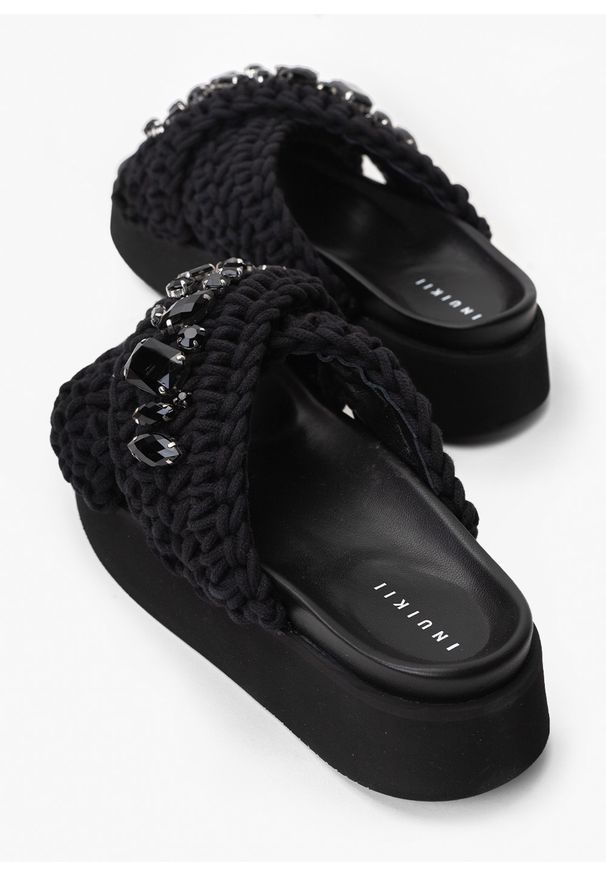 Inuikii - Klapki damskie INUIKII WOVEN STONES PLATFORM. Okazja: do pracy, na spacer, na co dzień. Kolor: czarny. Obcas: na platformie. Styl: casual
