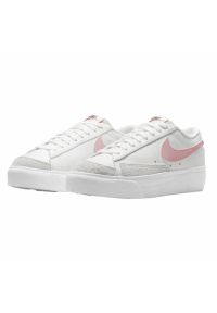 Buty Nike Blazer Low Platform W DJ0292-103 białe. Okazja: na co dzień. Kolor: biały. Materiał: skóra, guma. Szerokość cholewki: normalna. Obcas: na platformie #3