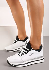 Renee - Biało-Czarne Wsuwane Sznurowane Sneakersy na Platformie Aplemia. Nosek buta: okrągły. Zapięcie: bez zapięcia. Kolor: biały. Materiał: materiał. Obcas: na platformie. Wysokość obcasa: niski #1