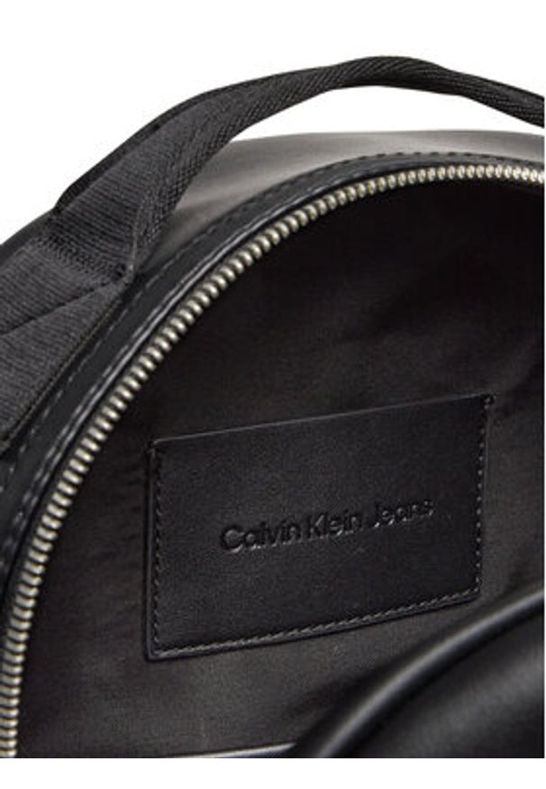 Calvin Klein Jeans Plecak Mono Logo Backpack 40 LV04G3042G Czarny. Kolor: czarny. Materiał: skóra