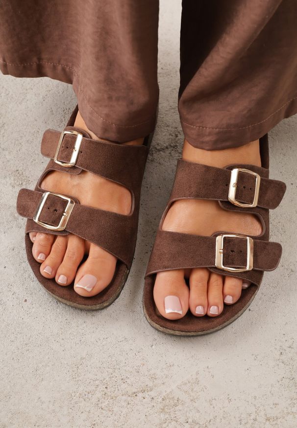 Born2be - Ciemnobrązowe Klapki z Regulowanymi Paskami i Profilowaną Wkładką Rida. Okazja: na co dzień. Kolor: brązowy. Materiał: jeans, len. Wzór: paski. Sezon: lato. Styl: casual