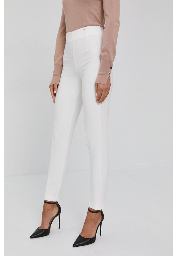 Nissa - NISSA - Spodnie. Stan: podwyższony. Kolor: biały. Materiał: tkanina