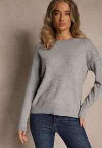 Renee - Szary Sweter z Tłoczonymi Sercami Unareia. Okazja: na co dzień. Kolor: szary. Materiał: jeans. Sezon: jesień. Styl: casual #2