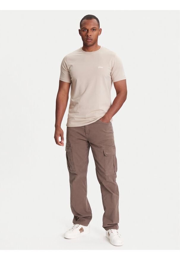 Guess T-Shirt M4GI70 KC9X0 Beżowy Slim Fit. Kolor: beżowy. Materiał: bawełna