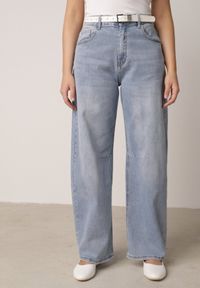 Born2be - Niebieskie Jeansy z Bawełną o Kroju Balloon z Wysokim Stanem Palosa. Okazja: na co dzień, na spotkanie biznesowe, do pracy. Stan: podwyższony. Kolor: niebieski. Wzór: koronka. Styl: casual, biznesowy #7