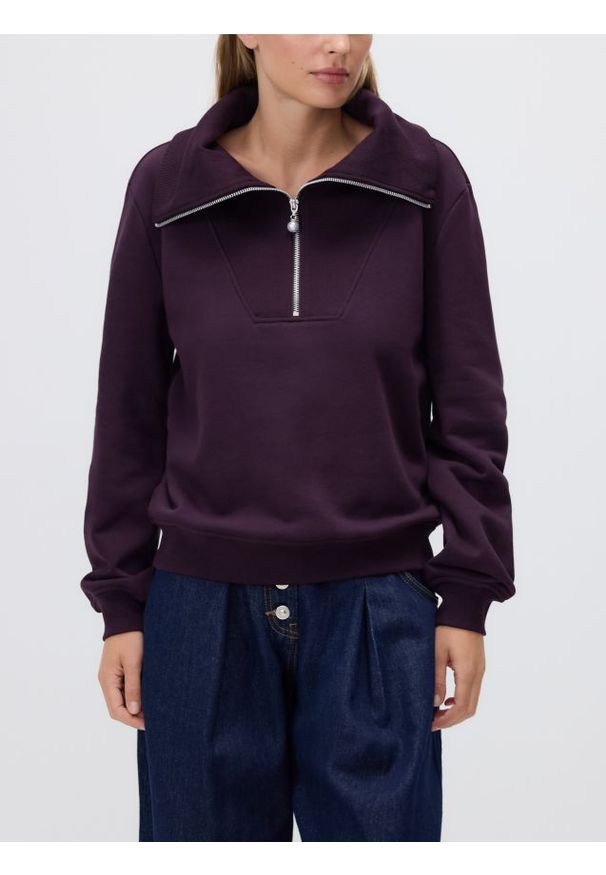 Reserved - Bluza z wysokim golfem - ciemnofioletowy. Typ kołnierza: golf. Kolor: fioletowy. Materiał: dzianina, bawełna
