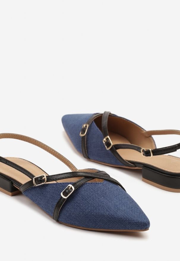 Born2be - Granatowe Sandały Slingback z Paskami z Klamrami Korissea. Okazja: na co dzień, na spacer. Zapięcie: klamry. Kolor: niebieski. Wzór: aplikacja. Obcas: na obcasie. Styl: klasyczny, casual. Wysokość obcasa: średni