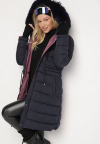 Born2be - Ciemnofioletowa Dwustronna Kurtka za Kolano z Kapturem z Futerkiem Zephyro. Typ kołnierza: kaptur. Kolor: fioletowy. Materiał: futro. Długość: długie. Wzór: gładki, aplikacja #6