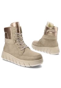 Beżowe Botki Rieker Ocieplane Buty Damskie. Wysokość cholewki: przed kolano. Zapięcie: pasek. Kolor: beżowy. Materiał: futro, materiał. Szerokość cholewki: normalna. Sezon: zima, jesień. Styl: elegancki #5