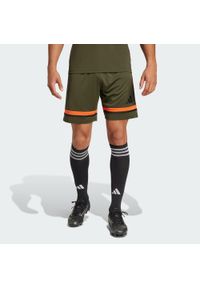 Adidas - Szorty Squadra 25. Kolor: zielony, czarny, pomarańczowy, wielokolorowy. Materiał: materiał. Sport: piłka nożna