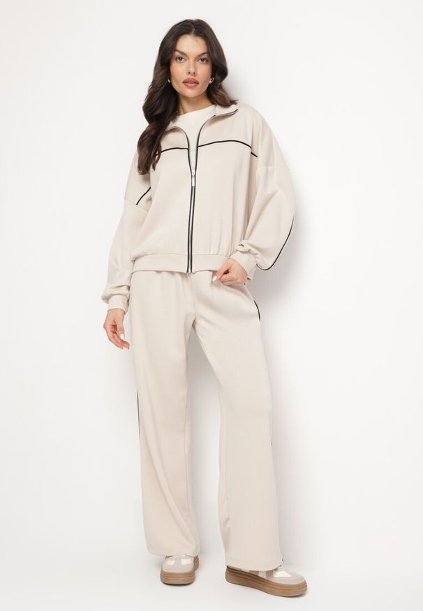 Born2be - Jasnobeżowy Komplet Dresowy z Wiskozą w Stylu Retro Bluza i Szerokie Spodnie Lavriz. Kolor: beżowy. Materiał: dresówka, wiskoza