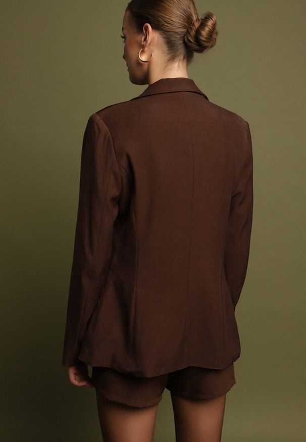 Born2be - Brązowa Marynarka Dwurzędowa z Usztywnionymi Ramionami Clamira. Okazja: na co dzień. Kolor: brązowy. Materiał: jeans, poliester. Styl: casual