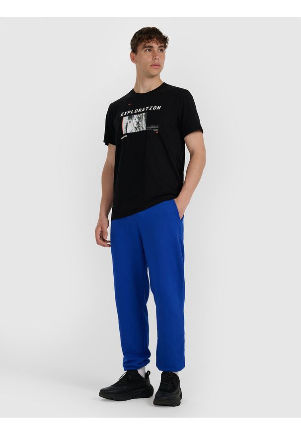 4f - 4F T-shirt regular z nadrukiem męski - czarny XL. Okazja: na co dzień. Kolor: czarny. Materiał: materiał, bawełna. Wzór: nadruk. Styl: casual