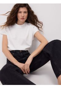 Reserved - T-shirt z raglanowym rękawem - biały. Kolor: biały. Materiał: dzianina, bawełna. Długość rękawa: raglanowy rękaw. Wzór: gładki