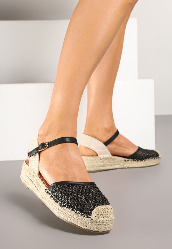 Renee - Czarne Espadryle Siateczkowe na Podeszwie z Plecionki Alianara. Kolor: czarny. Materiał: materiał