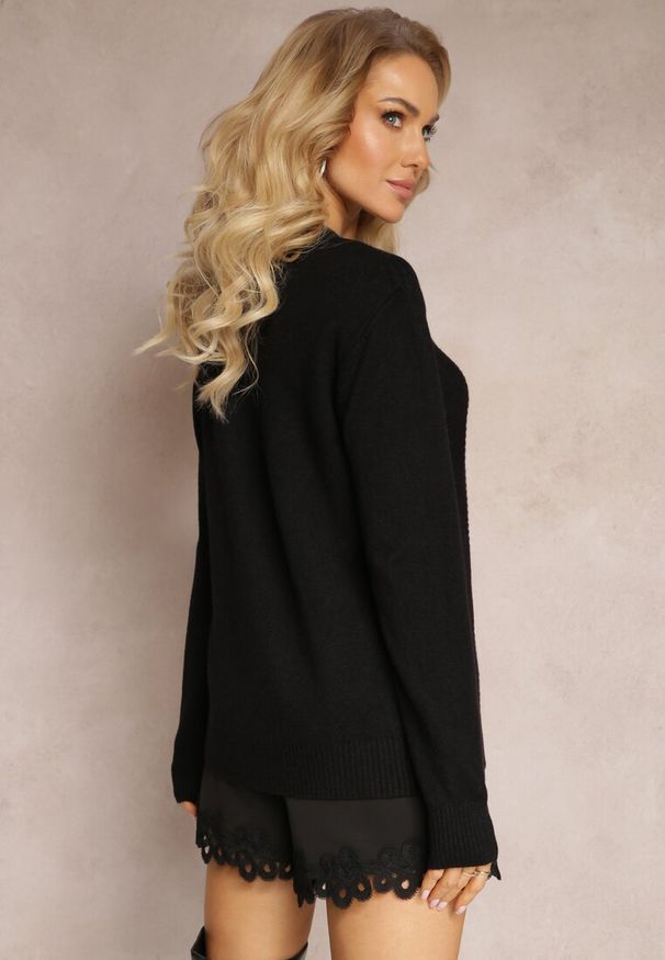 Renee - Czarny Sweter z Ozdobnym Splotem Ewenna. Kolor: czarny. Materiał: dzianina, tkanina. Długość rękawa: długi rękaw. Długość: długie. Wzór: ze splotem. Styl: klasyczny