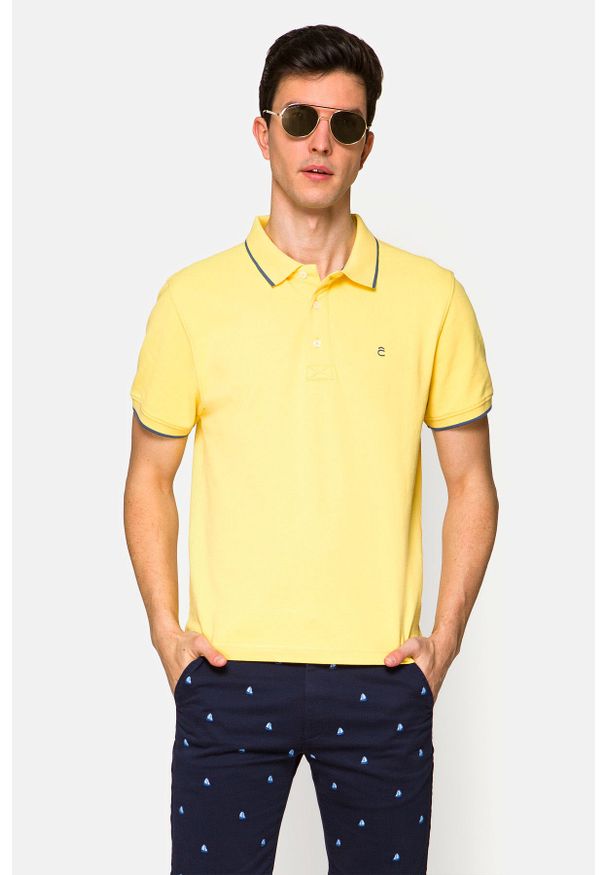 Lancerto - Koszulka Żółta Polo Dominic. Typ kołnierza: polo. Kolor: żółty. Materiał: bawełna, włókno, materiał. Długość rękawa: krótki rękaw. Wzór: ze splotem. Styl: klasyczny