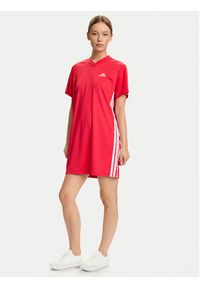Adidas - adidas Sukienka codzienna Sport Craft Shift JZ8131 Czerwony Loose Fit. Okazja: na co dzień. Kolor: czerwony. Materiał: syntetyk. Typ sukienki: sportowe, proste. Styl: sportowy, casual #4
