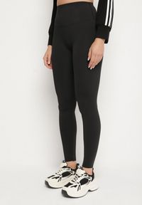 Born2be - Czarne Legginsy z Wysokim Stanem i Przeszyciem Aletila. Okazja: na co dzień. Stan: podwyższony. Kolor: czarny. Styl: casual