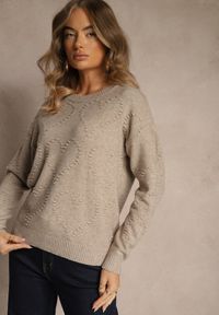 Renee - Beżowy Sweter z Tłoczonymi Sercami Unareia. Okazja: na co dzień. Kolor: beżowy. Materiał: jeans. Sezon: jesień. Styl: casual