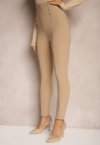 Renee - Beżowe Legginsy Bawełniane High Waist Ozdobione Guzikami Liorvia. Stan: podwyższony. Kolor: beżowy. Materiał: bawełna. Wzór: aplikacja #3