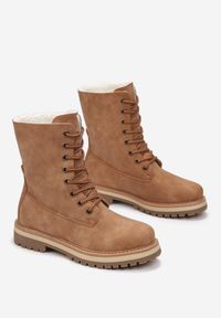 Born2be - Brązowe Traperki Sznurowane Ocieplone Kathe. Kolor: brązowy. Materiał: futro. Szerokość cholewki: normalna. Obcas: na płaskiej podeszwie #5