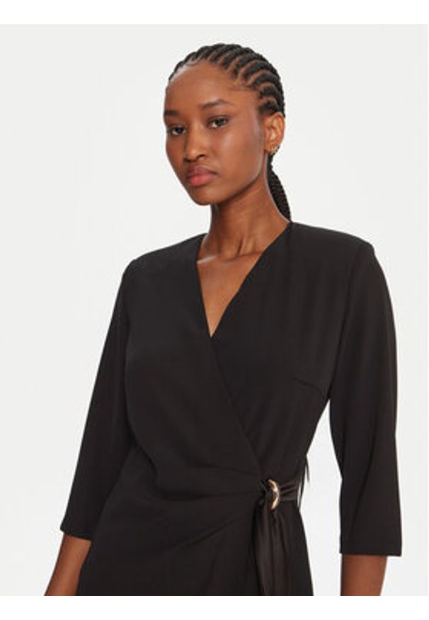 Rinascimento Sukienka koktajlowa CFC0020095002 Czarny Regular Fit. Kolor: czarny. Materiał: syntetyk. Styl: wizytowy