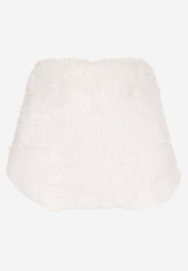 Born2be - Białe Ponczo Etola z Futerka w Stylu Szala Cahreva. Okazja: na ślub cywilny, na wesele, na imprezę. Kolor: biały. Materiał: futro. Styl: elegancki, klasyczny