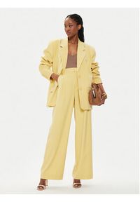 GESTUZ - Gestuz Spodnie materiałowe Paula 10906861 Żółty Relaxed Fit. Kolor: żółty. Materiał: syntetyk #4