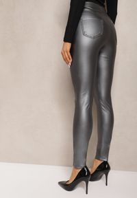 Renee - Szare Legginsy z Imitacji Skóry High Waist Noriel. Stan: podwyższony. Kolor: szary. Materiał: skóra. Sezon: zima #4