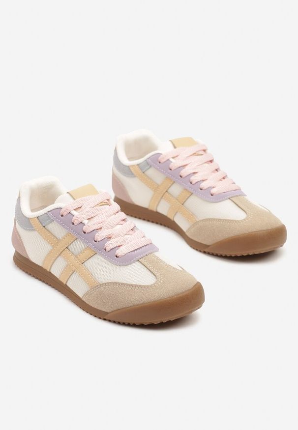 Renee - Beżowo-Różowe Sneakersy Typu Klasyczne Tenisówki Isnnoria. Okazja: na co dzień. Kolor: beżowy. Materiał: jeans